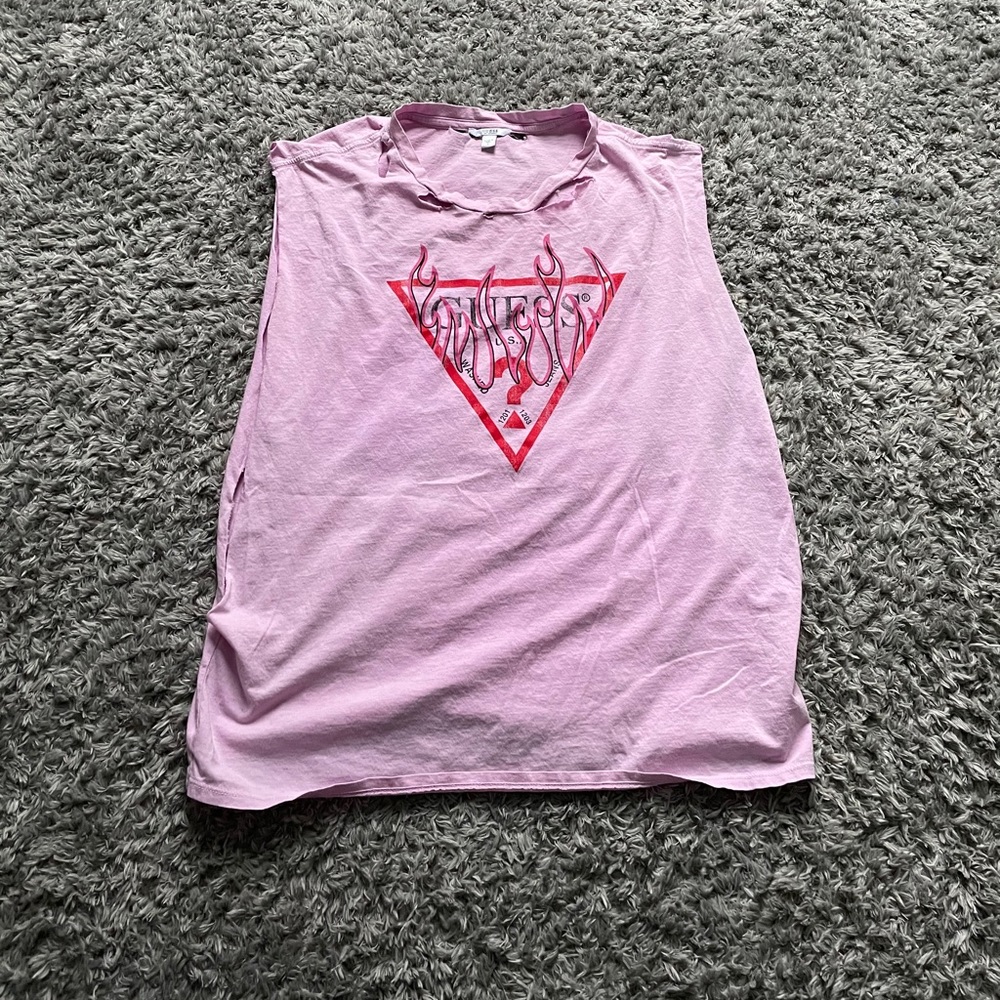 GUESS t-shirt